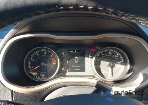 2017 Jeep Cherokee Latitude 4X4 from USA, damaged, VIN 1C4PJMCB9HW659011